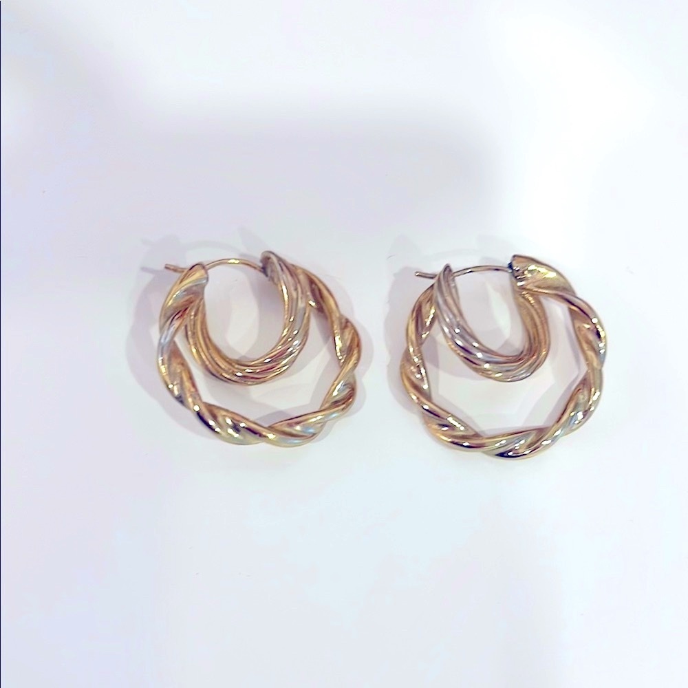 LOEFFLER RANDALL GOLD TWIST HOOP EARRINGS